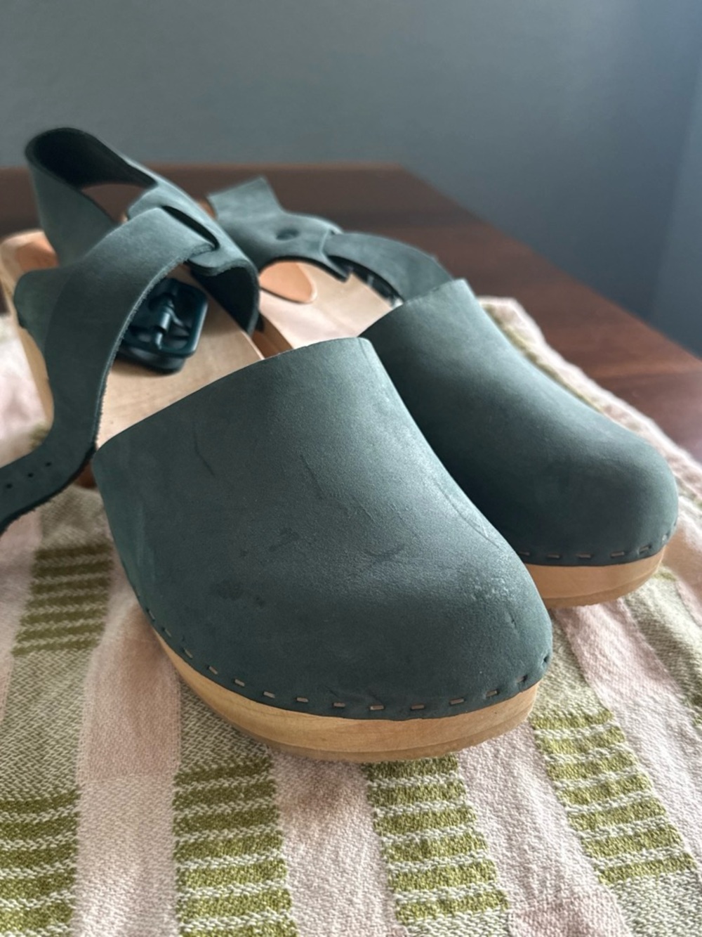 BRYR Emma Closed Toe High Heel in Spruce, size 11 - Picture 4 of 5